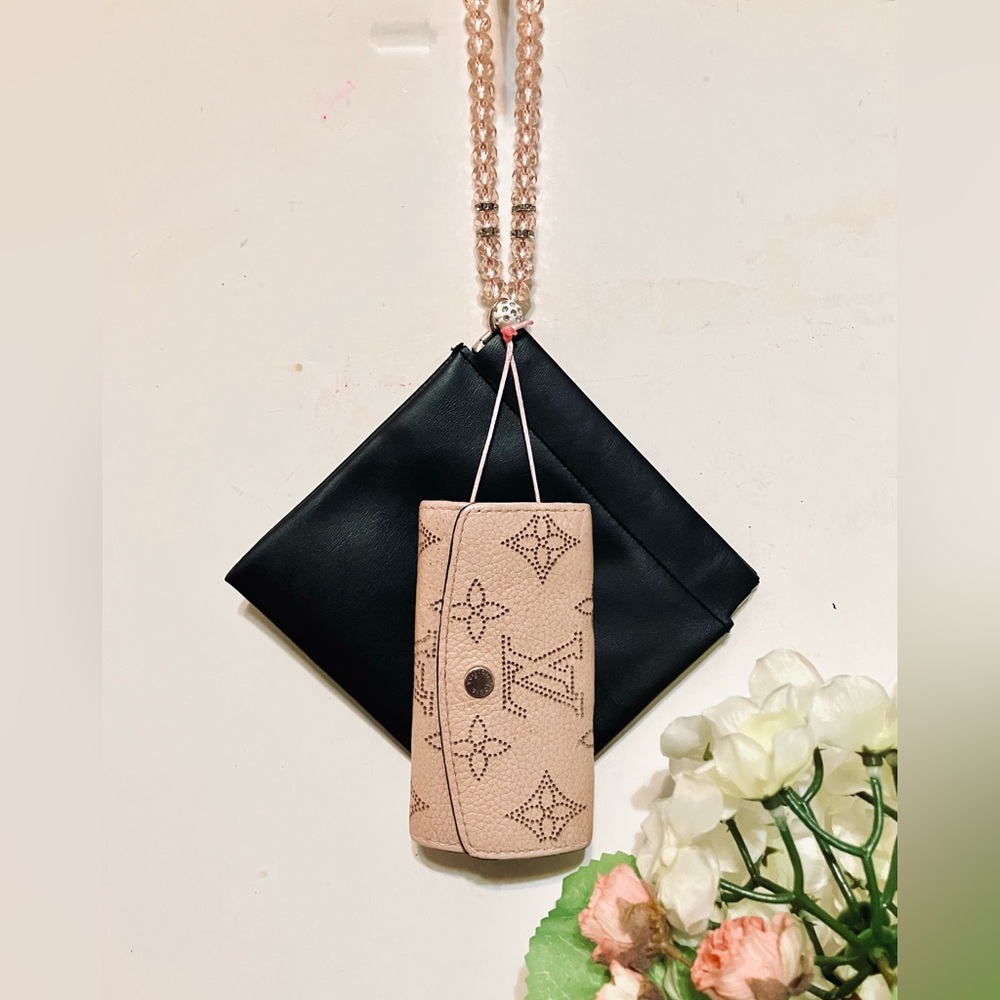 Louis Vuitton Mahina Multicles 4 Key Case 2018